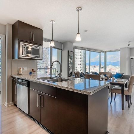 Stunning 2 Bedroom Condo With Downtown Views!!! فانكوفر المظهر الخارجي الصورة