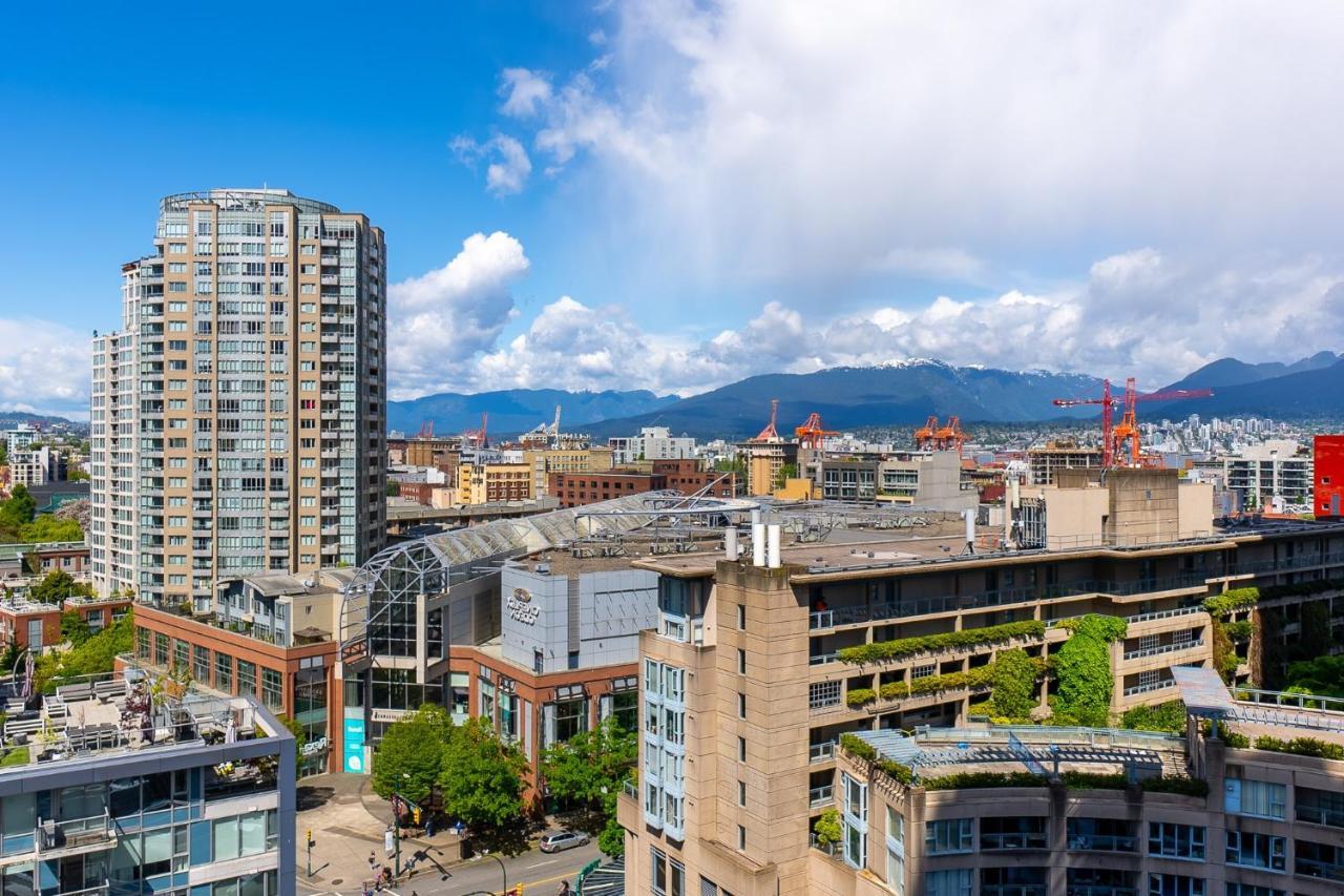 Stunning 2 Bedroom Condo With Downtown Views!!! فانكوفر المظهر الخارجي الصورة