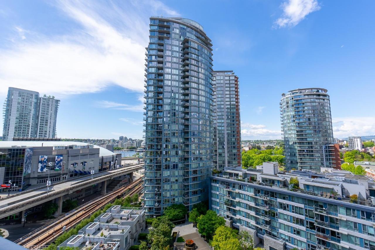 Stunning 2 Bedroom Condo With Downtown Views!!! فانكوفر المظهر الخارجي الصورة