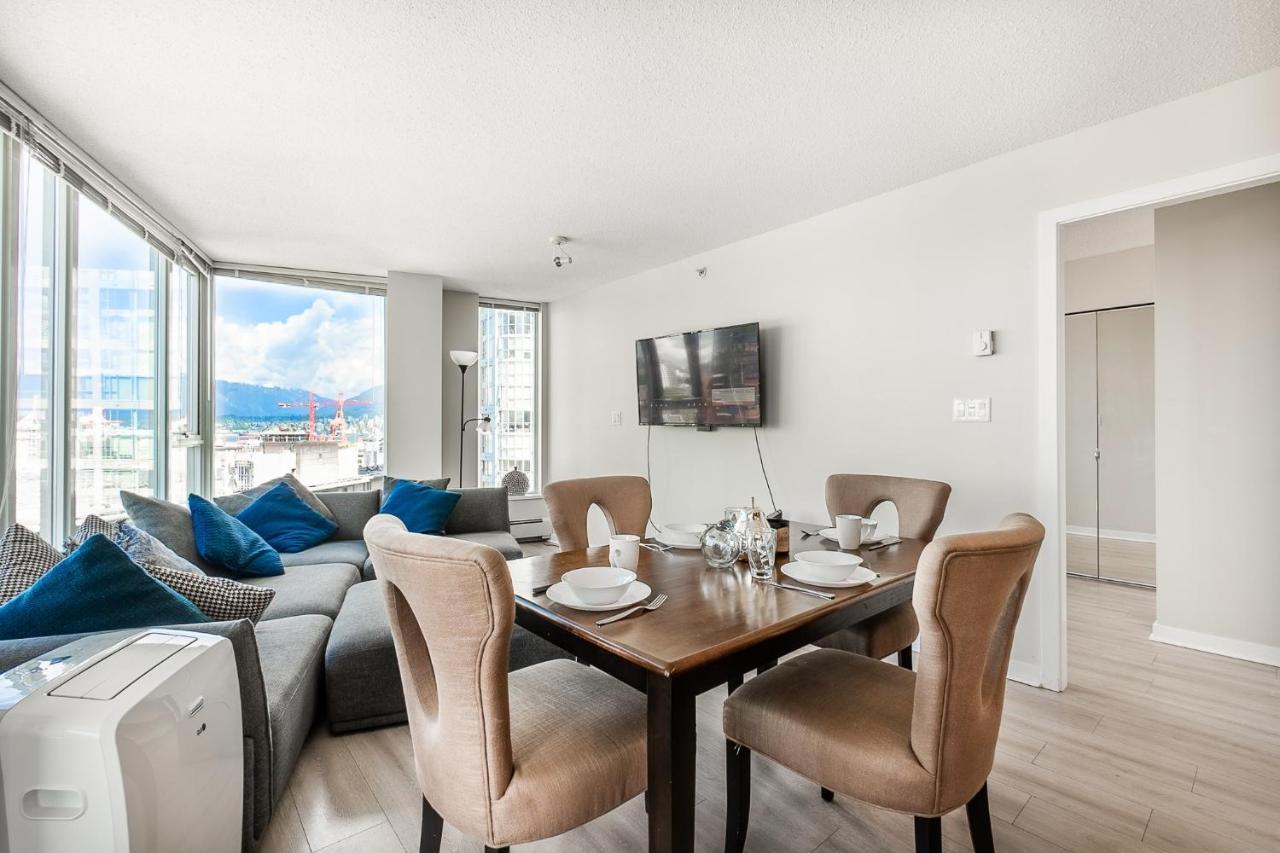 Stunning 2 Bedroom Condo With Downtown Views!!! فانكوفر المظهر الخارجي الصورة
