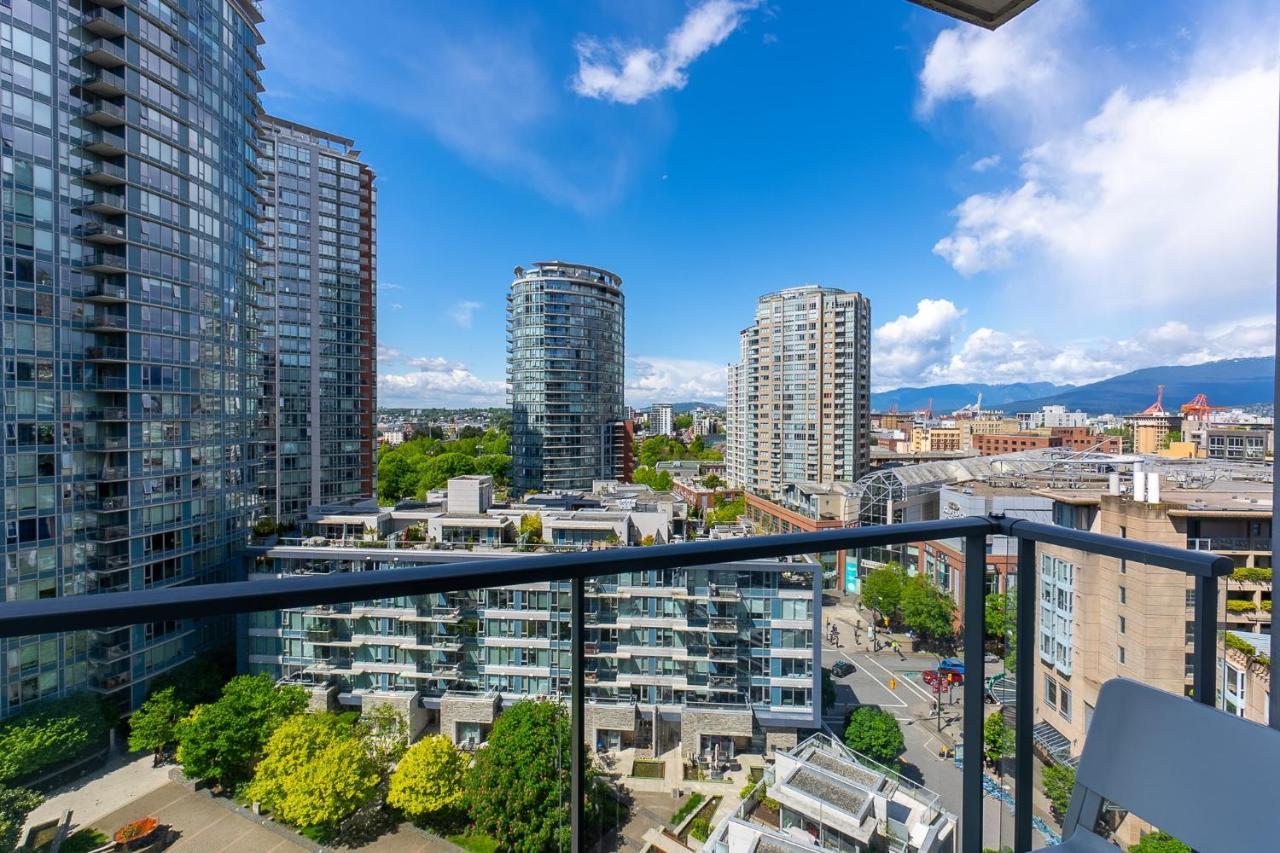 Stunning 2 Bedroom Condo With Downtown Views!!! فانكوفر المظهر الخارجي الصورة