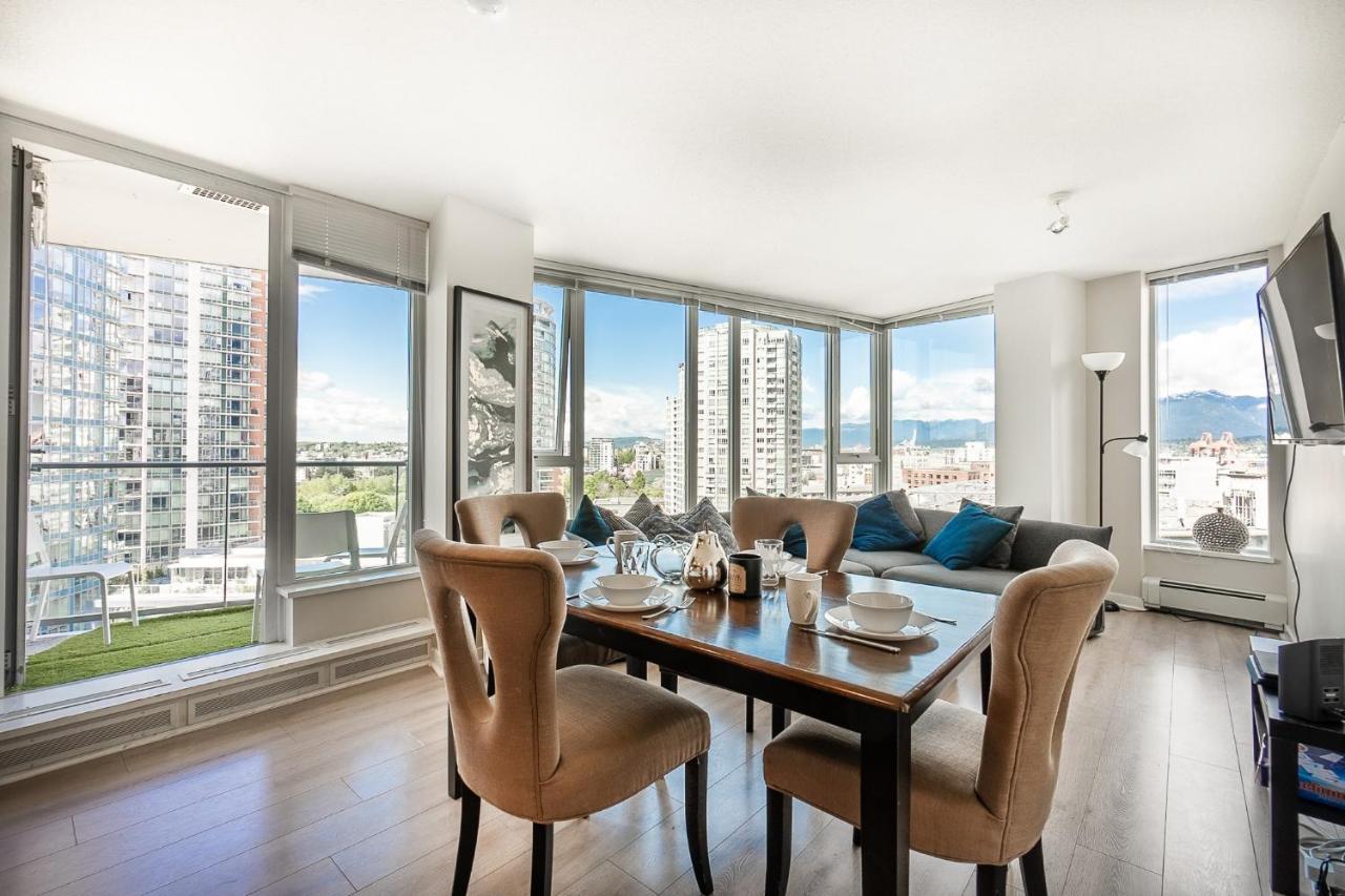 Stunning 2 Bedroom Condo With Downtown Views!!! فانكوفر المظهر الخارجي الصورة