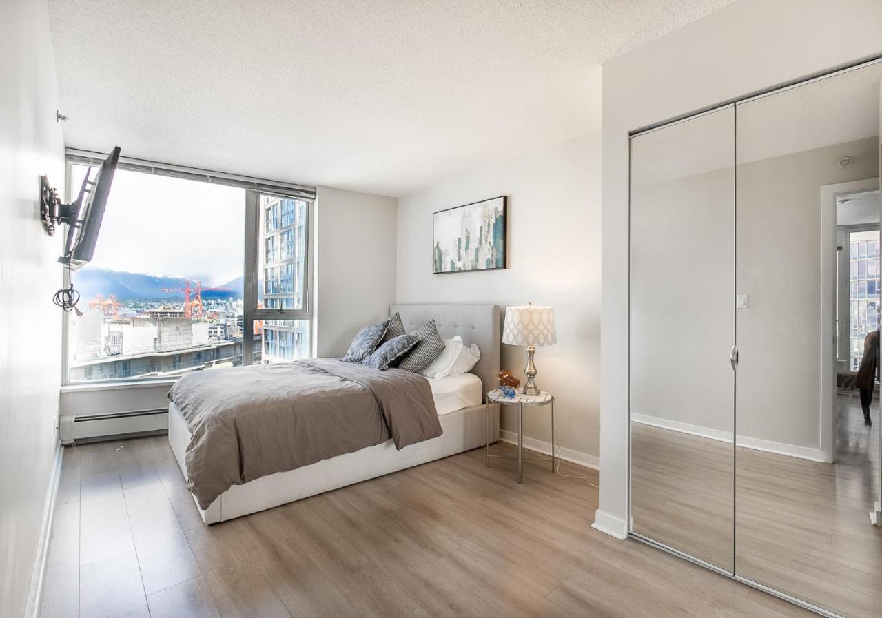 Stunning 2 Bedroom Condo With Downtown Views!!! فانكوفر المظهر الخارجي الصورة